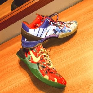 Kobe 8's "WTK" (WHAT THE KOBE?) sz. 8.5 Men's. New never worn.ĺ